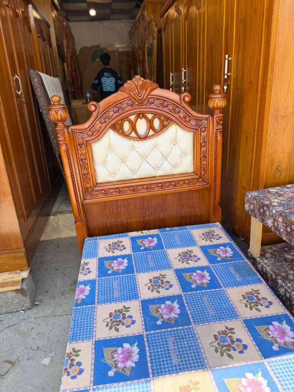 السلام عليكم ✋
عرض خاص ومغري بس 125 قفل بدون معامله🔒 
توفر لدينا من جديد تخت نفر عدد واحد شغل درجه اولى زان مصري 💥 
للاستفسار وتساب *********** مباشر💪 *********** النظافة 💯💯🦅 
مستعدون لشراء غرف النوم والقناصير المستخدمة 🌿
