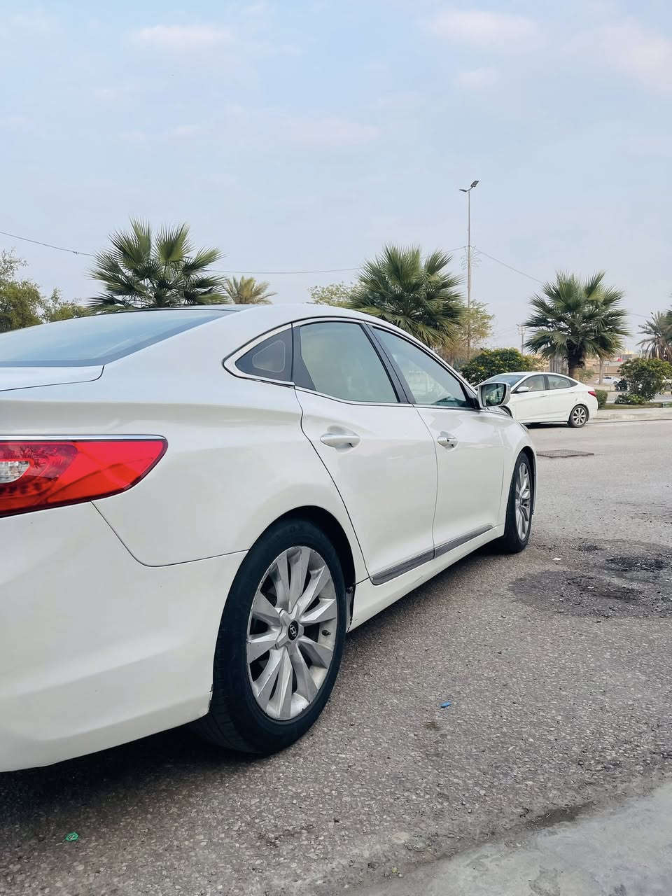 بسعر البلاش و ماكو هذا السعر بالسوك كله
كل التفاصيل مذكورة بالمنشور وتدلل❤️

للبيع والمراوس رقم بغداد دولي
_______________________________
هونداي أزيرا 2014 فول مواصفات 
محرك v6 3000 (محرك  مفتوح)
_______________________________

السيارة خليجية بيها 4 قطع صبغ 
صورة السونر مرفقة وموضح بيها كلشي بأدق التفاصيل
_______________________________

كير و محرك مكفولات كفاله عامه  لا صوت رواجز ولا شي
المحرك مفتوح بدون اي عيب
_______________________________
رقم بغداد دولي مكانها كربلاء 
_______________________________
سعر السيارة:105 ورقة وبيها مجال جدا بسيط
_______________________________
مكان السيارة : 
كربلاء حي العامل المنطقه الاولى
_______________________________
للأستفسار : 
*********** متوفر واتساب
