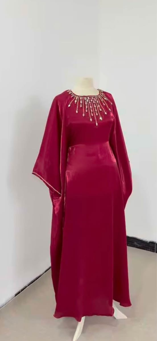 ✨👗 لأنكِ تستاهلين التميّز 👗✨
تفصيل على ذوقك… مقاسات دقيقة… … وكل غرزة تنحاك بحُب ❤️
اختاري موديلك وخليه يطلع بإيدينا تحفة فنية ✨

📍 للحجز أو الاستفسار راسلينا عالخاص 💌

#يتم التنفيذ حسب الطلب꧁꧂ مستعدون لخياطة الموديلات والفصالات الي يعجبكم وبأنسب الاسعار 
🩷خياطة نور 
🩷رحيم اوا - قرب زيتونه مول كركوك, العراق


**إذا كنت صاحب هذا الإعلان وتريد حذفه لأي سبب، رجاءا أرسل رسالة إلى الدعم الفني**