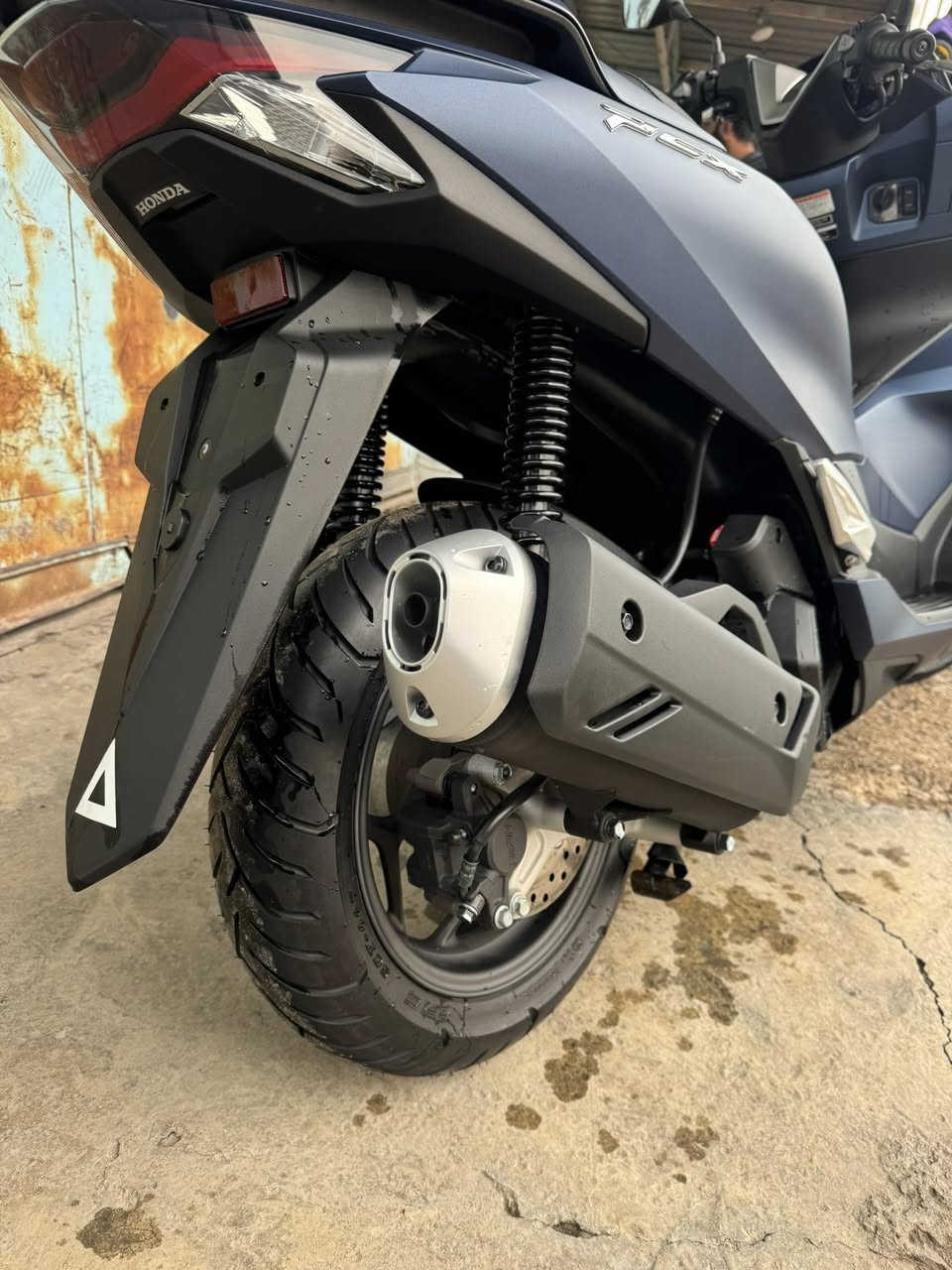 سلام عليكم
Pcx2025
جيل 5
لون مميز 
بصمه عدد2
مفتاح طوارء عدد 2
كود بصمه عدد2
غير مستخدمه —-زيروو—
يابني 100/100
مكان الدراجه كاظميه معارض جكوك
لتواصل ***********
