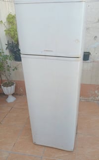 ثلاجة • ١٢ قدم • شغالة