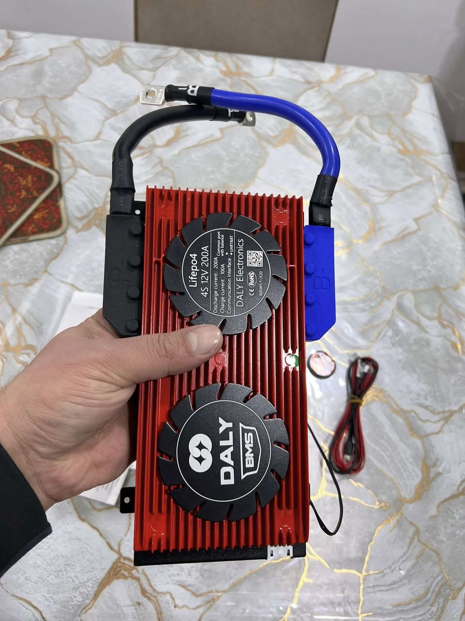 �🚀 فرصة لا تعوض – قطعة وحدة فقط! 🚀🔥
💪 للبيع BMS 200A قوي جداً لبطاريات ليثيوم LiFePO4 (4S – 12V)
جودة عالية وأداء ثابت يشغل إنفرترات وأحمال قوية بدون تعب 👌

⚡ 200 أمبير حقيقي
❄️ مزود بمراوح تبريد
🔒 حماية كاملة (شحن زائد – تفريغ – قصر – موازنة خلايا)
🔥 مناسب للطاقة الشمسية وأنظمة 12 فولت القوية

💰 السعر: 100,000 دينار فقط
📦 قطعة وحدة فقط – ماكو غيرها

📞 للحجز والاتصال المباشر:
***********

الجاد يحجز بسرعة قبل لا تنباع �
