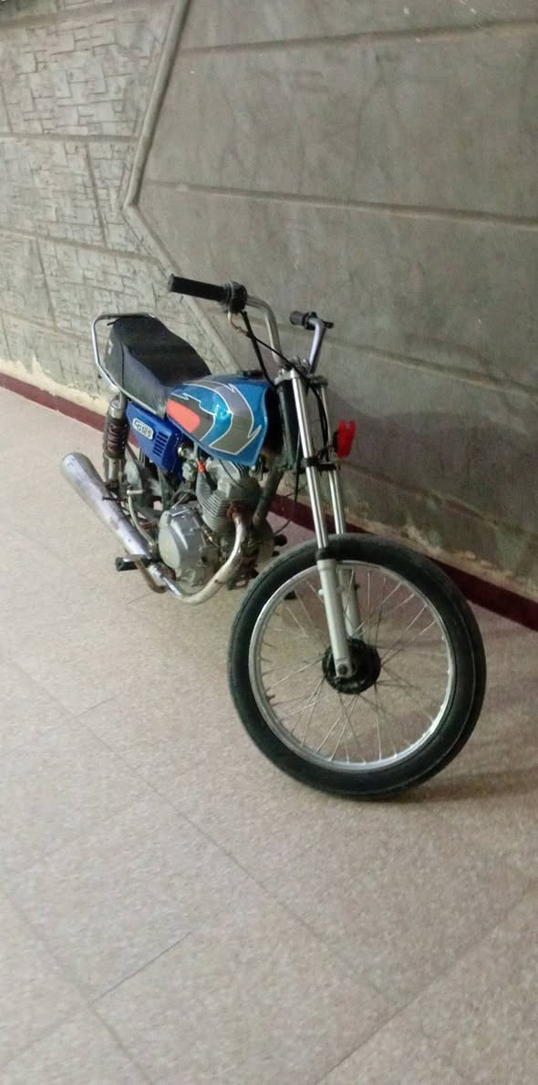 السلام عليكم
دراجه ادوات للبيع مكفول محركها برغي مامفتوح بي دراجه خير من الله وشلعته تخبل 

السعر 400 قفل 

*********** 
او خاص 
مكاني قضاء النصر
