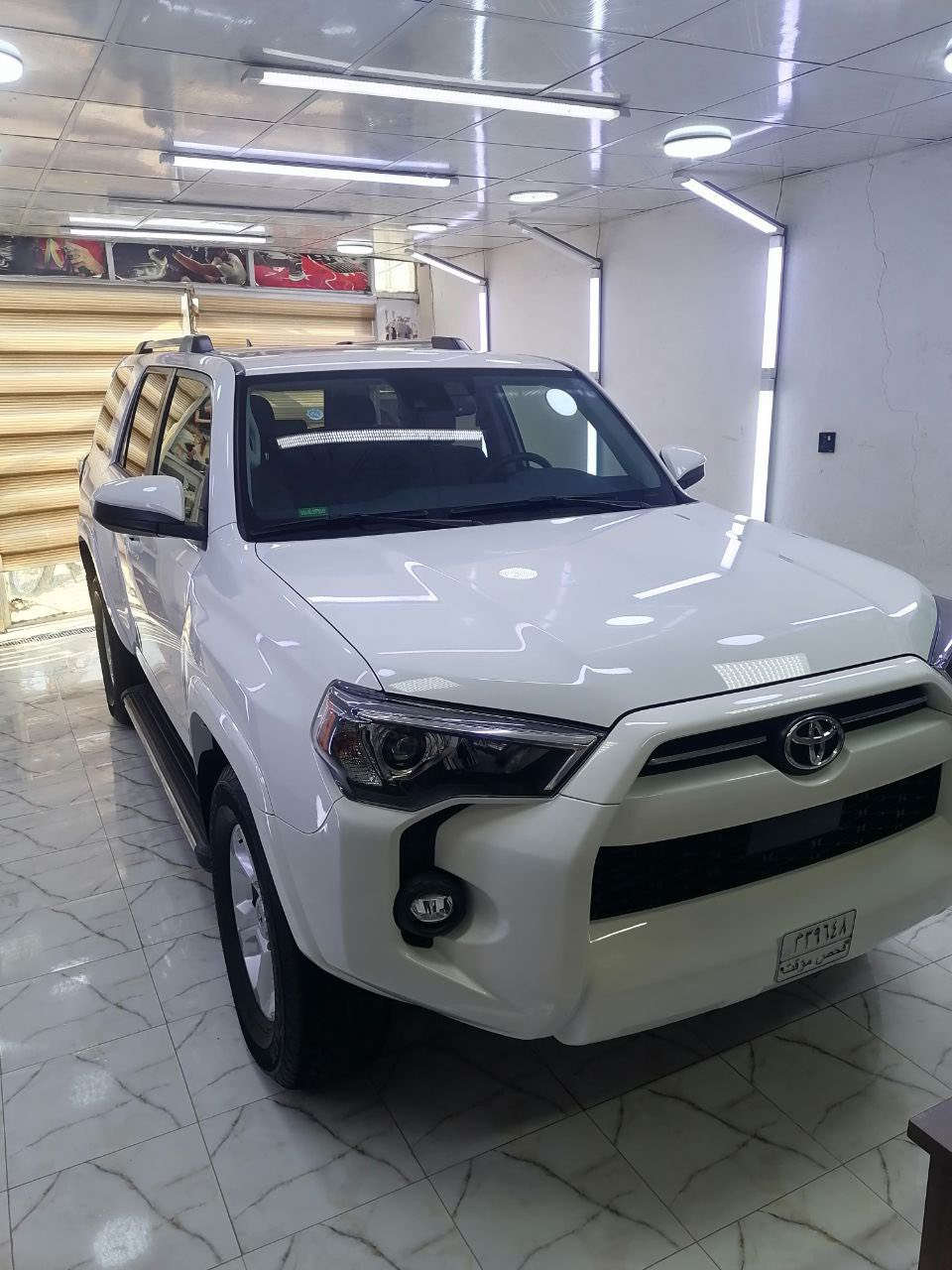 السلام عليكم فوررنر موديل ٢٤ حادثها كما موضح بالصور ابواب تبديل ابلادي ماشيه ١٨  الف كيلو ٧ راكب بصمه كشن كهرباء رقم بغداد باسمي تحويل مباشر السياره بالكوت مركز المدينه السعر المطلوب ٣٦ الف $ ***********
