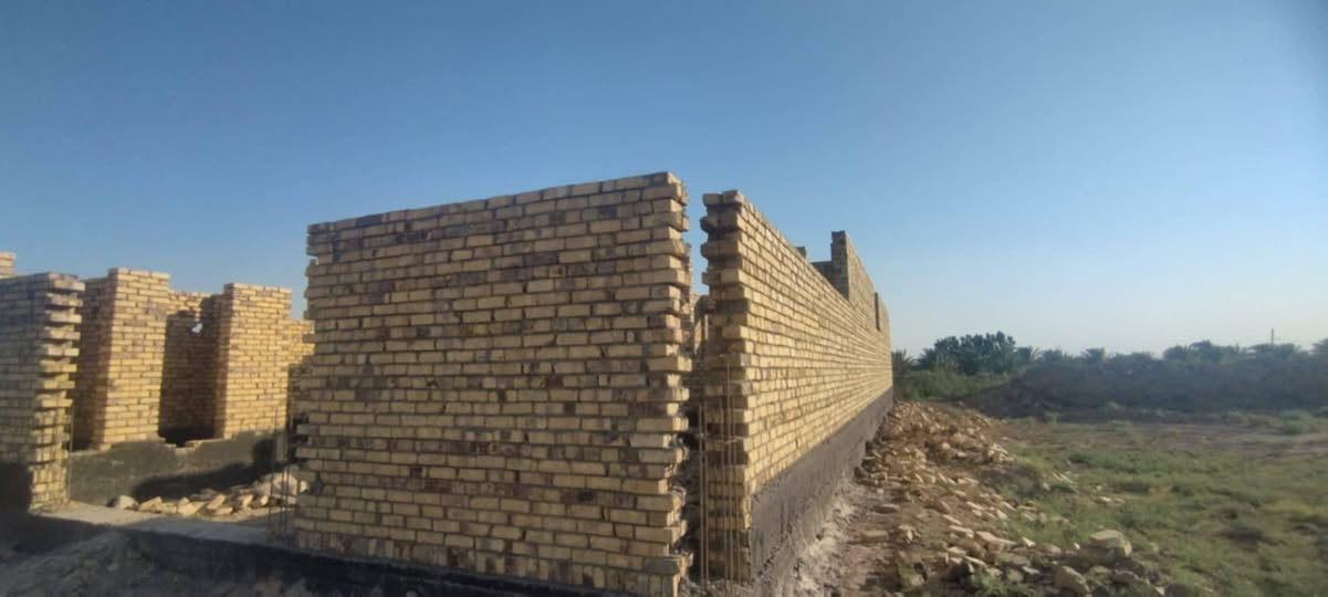 بيت هيكل للبيع
مساحته 250 
الاساس كونكريت مسلح بناء مضبوط 
يتكون من غرفتين وصاله ومطبخ واستقبال ومناور 2   حمام داخلي 
وصحيات خارجية ناحية نفر للاستفسار اتصال ع رقم ‏‪0780 730 5485‬‏ بيه واتساب @إشارة
