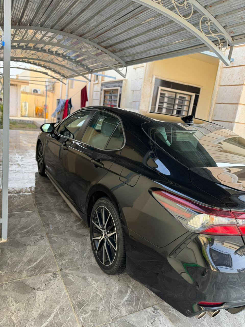 للبيع كامري هايبرد 2022 Se 
واردامريكي

رقم بغداد باسمي 
ماشية 41

ظررها جاملغ وبنيد بدون داخل وبيها بابين شخط ورشيتهن

وارد امريكي 

طخم تايرات جديدة

المواصفات

 Se

محرك 2500 

بصمة تشغيل

شاشة

كامرة

كرسي السايق كهرباء 

حساسات امامي خلفي 

هاند بريك بصمة

3 انظمة قيادة 

الايكو والسبورت والنورمل 

مصابيح امامية زنون 

اوتو هولد 

ايڤي مود 

وباقي المواصفات المعروفة 
السعر تصل وتدلل 
مكان السيارة صلاح الدين بيجي 
رقم الهاتف ‭0787 699 4828
