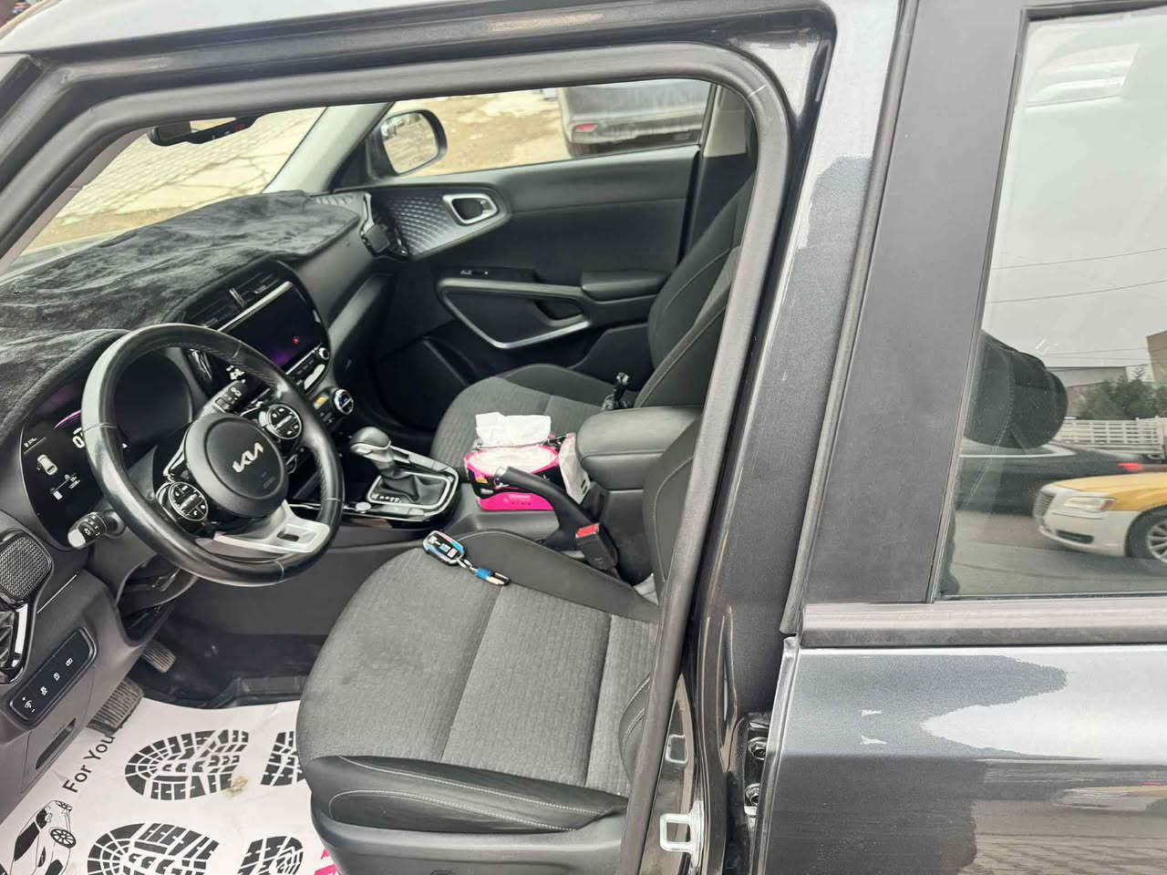 كيا صول
كيا صول 
موديل 24
محرك 2000 دوش
رقم اربيل
بجم كبس حادثها قبق صندوق نفسة 
معدل بدون صبغ ايرباكات سليمة
فول مواصفات 
السعر 170 
للاستفسار ***********
