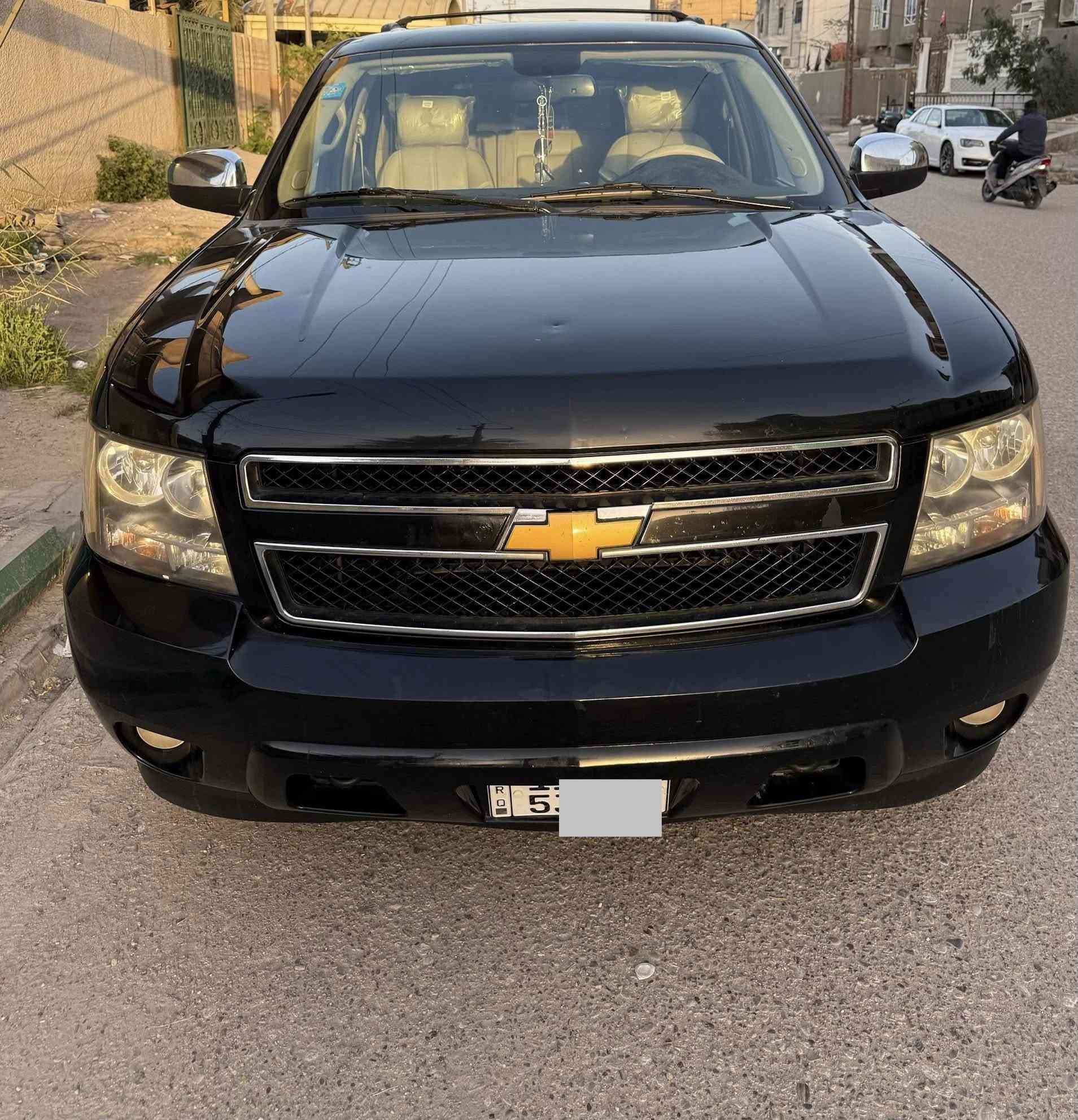 🚗🔥 للبيع – شيفروليه تاهو 2014 LT (خليجي) 🔥🚗  

سيارة عائلية فخمة وقوية – جاهزة للاستخدام بدون أي مصاريف 💯  

📌 التفاصيل:  
• موديل: تاهو 2014 LT – وارد خليجي  
• رقم بغداد الجديد باسمي  
• سنوية 2025 جاهزة  
• اللون: أسود ملكي 🖤  
• مكفولة (كفالة عامة)  
• مكينة جديدة 5300 V8 – أداء قوي واقتصادي بالنسبة لفئتها  
• كير أوتوماتيك 6 سرعات  
• دبل ثقيل (4×4)  
• تشغيل عن بعد  
• شاشة معلومات وترفيه  
• بلوتوث + AUX + USB  
• نظام صوتي ممتاز  
• دواخل جلد بيجي نظيف جداً ✨  
• تحكم كهربائي بالمقاعد  
• مثبت سرعة  
• تحكم بالدركسون    
• حساسات خلفية  
• كاميرا خلفية  
• وسائد هوائية متعددة  
• نظام ABS مانع انزلاق  

🚙 سيارة عائلية مريحة جداً للسفر والاستخدام الشخصي بكل فخامة
🌺 السعر 270
🔹 السيارة نظيفة وجاهزة للفحص  
🔹 ما تحتاج أي صرف  

📞 للجادين فقط – التواصل على رقم الواتساب   
***********
