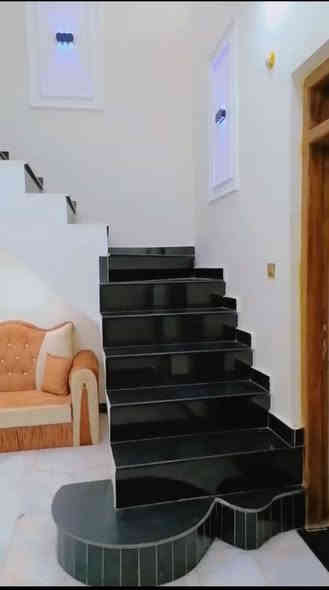 معروض لدينا في المكتب بيت المساحة 100 م طابقين بناءً حديث كونكريت مسلح فول مواصفات مع شقة معزولة خارج البيت ) بيت أستثمار او سكن ) العنوان حي العسكري قرب المخازن مكان كلش حلو وعلى ساحة مع حديقة إمامي البيت ) ملاحظة البيت سعره 235 مليون مطلوب اسكان 60 مليون تقطع من المبلغ بلاش الإتصال على *********** ابو علي الاسدي إذا عجبك المكان تعال للمكتب ويصير خير ان شاء الله بيع مستعجل
