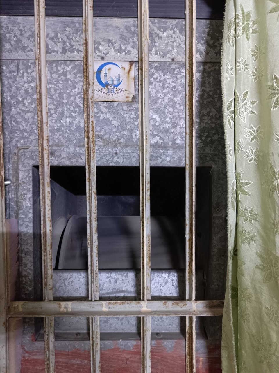 مبرده للبيع حجم 3.5 شغاله خيسان ما دبل غطاس ماطور جديد السعر 75 رقم الهاتف ***********
