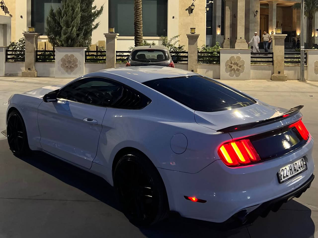 مۆستانگ V6 2016
گیر محرک ئەکسل بشرط
سیارە ماشی١٠٠مایل
٣قتح و نص مسبوخ
شاسی و بەتانە بشرت مابیها سبخ و محجون 
ئیرباگات بشرت
سیارە کلش حلوو و نضیف
حلیها کملیات حلوو
تایر جدید 
رقم اربیل جدید 
تحویل وخرامە بشرط
***********
مۆستانگ ٢٠١٦ 6V
سیارەکە ١٠٠مایل رۆیە
٣پارچە و نیوی سبوخە
شاسی بەتانە بەشەرتە سبوخ  و مەحجونی نیە
ئیرباگ بەشەرتە
رقم هەولیر
تەحویل و خرامە بەشەرتە أربيل, العراق
