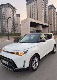 صول ٢٠٢٣   لون ابيض مع سقف اسود  المحرك 2 لتر  4 سلندر  اوتماتيك   مقا...