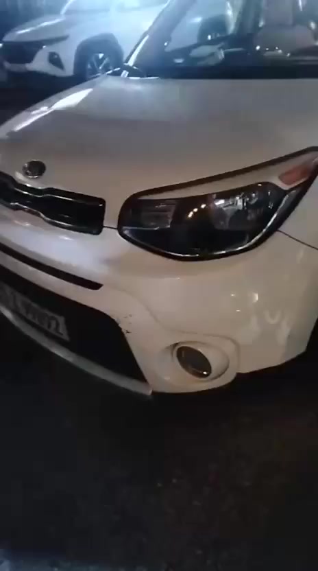 كيا صول 2018 ماشيه 58 حادث الباب وره الصدر نفسه مصلح بدون تبديل وبارد كد شبر الچاملغ الامامي اليمنه فقط مواصفات شاشه تحكم ستيرن صاج كشنات جلد لونين  للاستفسار *********** غير متواجد ع الفيس السعر 125 وبيهه مجال
