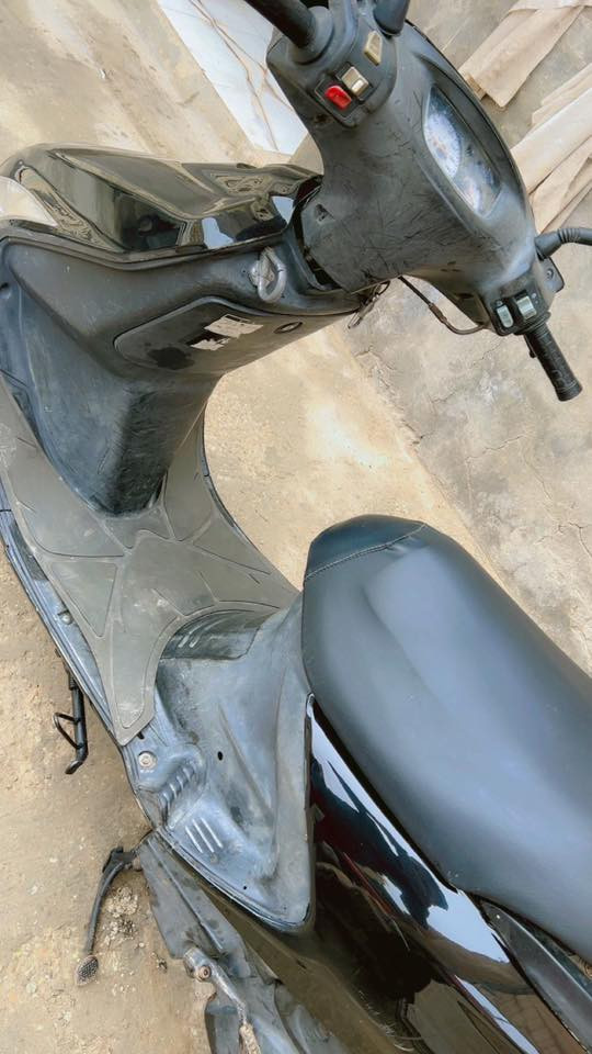 دراجة فراشة مال حاوية ملاح فول كلها علبلاد واصلي مامفتوحة
وهذا الفديو مالتها وتشغيلتها شرط قطرة دخان ما بيها ولا نضوح دهن مكفولة من العطل نكره سلف باي وقت
سعرها قفل 450 بدون عملة مال بيع مستعجل
مكانها ديوانية 
***********
