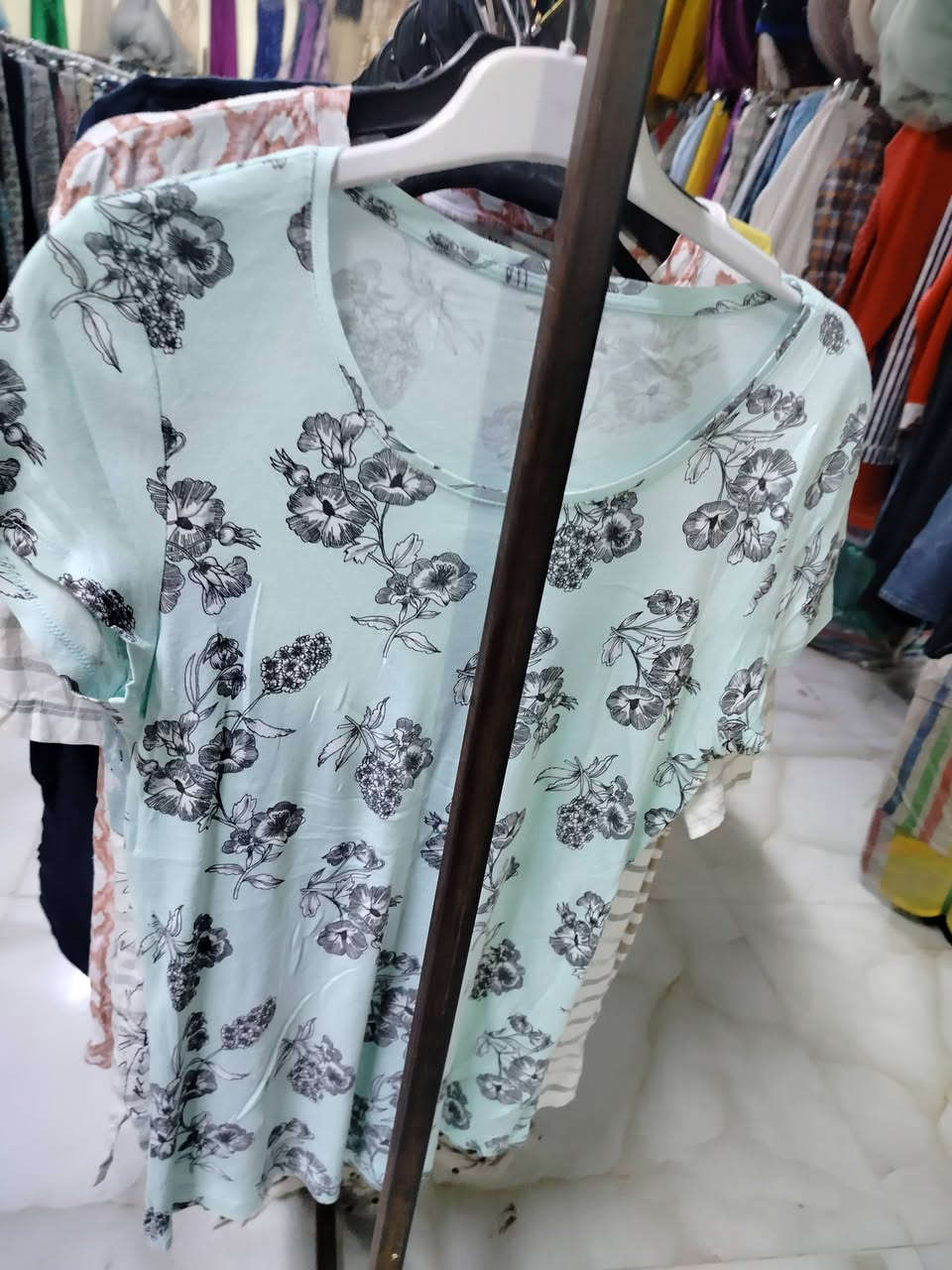 السلام عليكم .تم وصول بضاعه جديده درجه أولى .. جبه نساىي خليجي ...دشداشه نساىي ...تراكسوت فوك جوه نساىي...  كلابيه نساىي درجه اولى دشداشه رجالي كلابيه رجالي بدي رجالي بجمامه رجالي قميص رجالي بنطرون رجالي
العنوان شارع المعارض مقابيل مطعم كهرمانه  ***********وحياكم الله …
