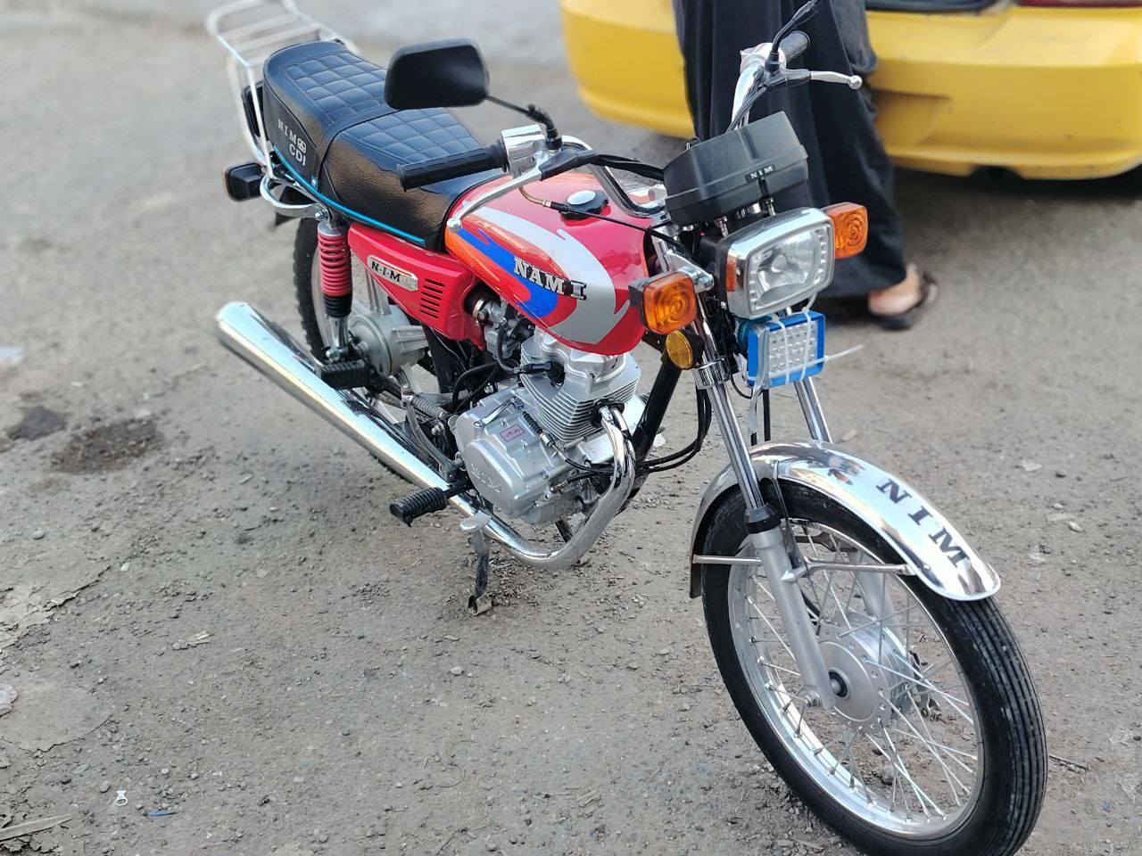 السلام عليكم دراجة اربعه كير نامه ايران صارله 6اشهر من منزله من الرنبه نضافه 95% مكفوله من كلشي ، بيه المكاتبة واوراق المعرض  سعرة 750 الف ، بغداد جميلة 
*********** بي واتساب
