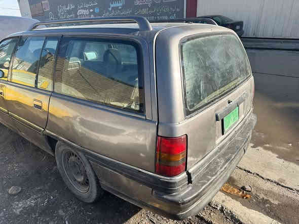 اوميكا 1991
كير توماتيك شواصي نضيفه 
بدون خيسان
سعر22ورقه
واتساب***********
