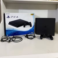 للبيع بلي 4 نظيف جداً اشتريته جديد كامل مع ملحقاته   السعر 225   07810...