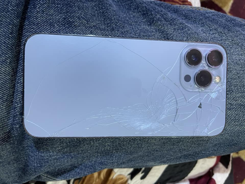 13 برو ماكس  ذاكره 256 امبدل شاشه وبطاريه وكامره مالته لماميه عاطله باقي شغال بطاريه 100  عنوان البصره سعر. 475 وبي مجال للشراي اتصل وتددل ***********
