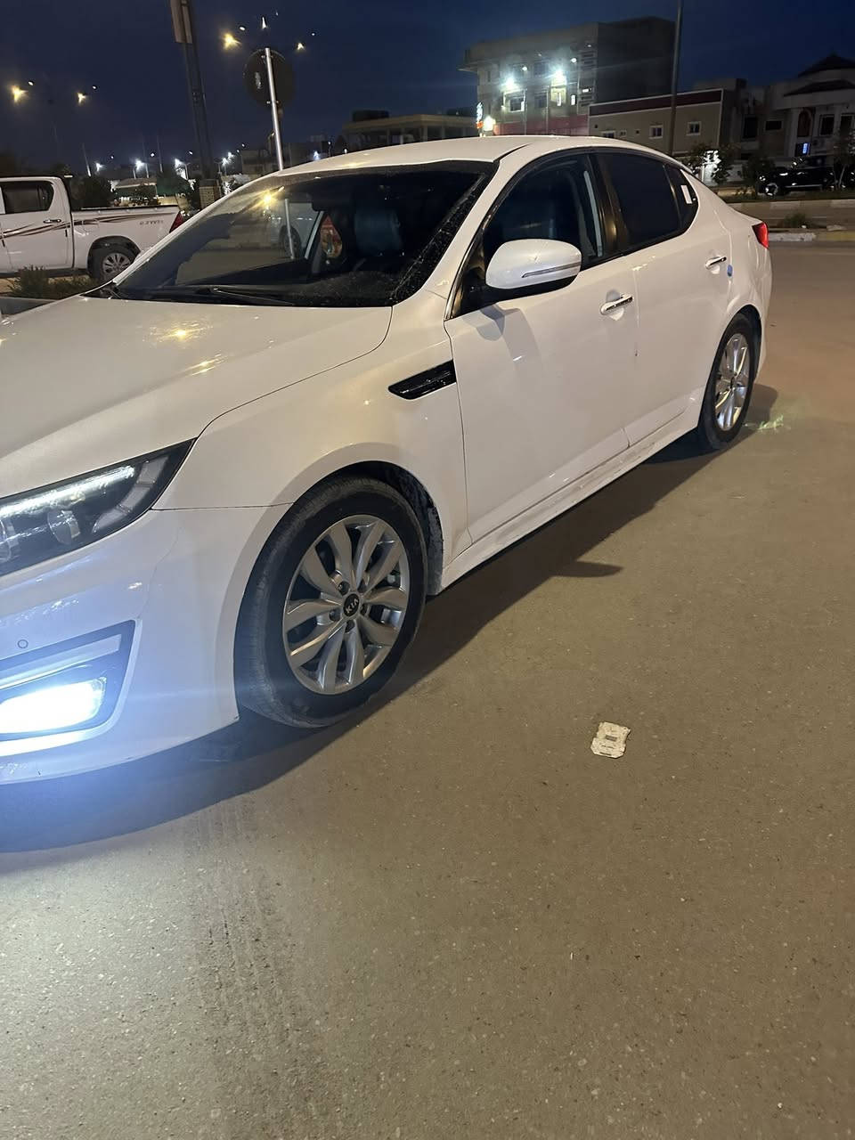 كيا اوبتيما 2015رقم بصره دولي خليجيه وباسمي مكينه 2000طخم تاير جديد ماشيه 140السياره مكفوله من الصبغ والظربه والبادره 
ماعدا تبديل باب الخلفي جهت السايق ابيض صدفي بلون السياره مال الوكاله خليجي شرط مابين سياره فول موصفات ماعدا البصمه  السعر 155
واذا اكو مراوس بسوناتا خليجه 
(14او 15) المهم خليجيه

‭0782 716 5496‬ناصريه مركز
