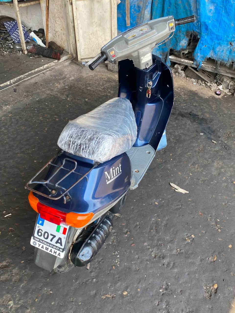 ماتور یاماها مینت 80% نظافة کیر محرک زنجیر ، بطاریة جدید سلف و اشارة و فرە کیلومتر و بنزین لایت و بگلایت و هورن کلش یشتغل بریک خلفي و امامي جدید طایرات جدید ، سعر ٣٠٠ الالف مجال مکان اربیل ، ***********
