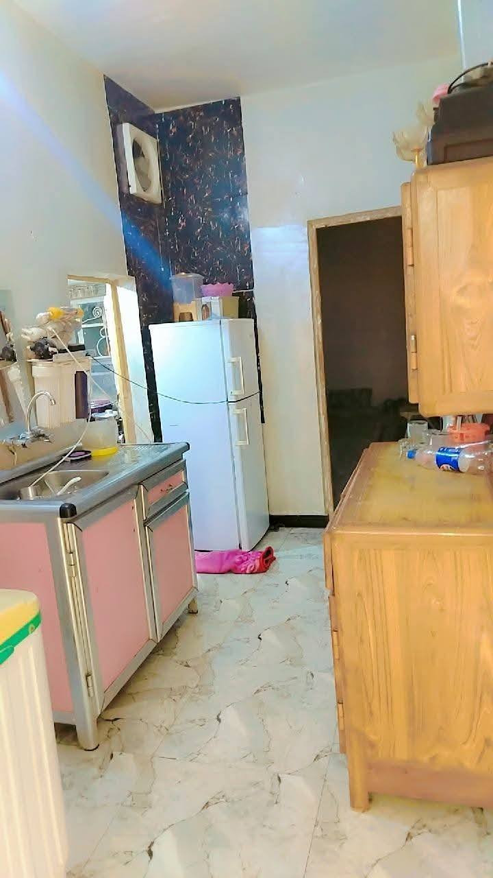 #مشتمل_للبيع 

  🌍 الموقع  / حي المثنى خلف الشهداء 
  📌 قرب مدرسة الشهيد وأثق 

  📐 المساحه  /  ( 75m ) طابقين 
  🧱 بناء حديث درجة أولى 💯  _ شارع 12m _ واجهة 4m

  💠 يتكون من ثلاث غرف نوم 
                   وصاله واسعه ومطبخ 
                       وحمام داخلي وخارجي
                           وكراج وحمام في الطابق الثاني 
  
 💰 السعر  / ( 42 مليون  ) 
        ■■■■■■■■■■■■■■■■■■■■■■■■
           للإستفسار أكثر يمكنم التواصل عبر رقم الهاتف 
                ☎️ ( ***********  )☎️ أبو سيف 

          🙋‍♂️ #أعرض عقارك يمنه وأنته مرتاح بالبيت 🏡
                      وحنه نهتم بالبيع والترويج 

📍 #العنوان_الضباط_الثانيه  📌 مقابل #شارع_ألفين  .
