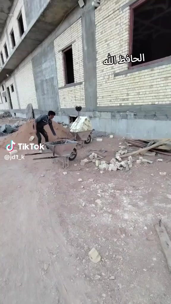 سلام عليكم ونج تصعيد كافت المواد قلع شتاكر زميج تصعيد 
طابوك بلوك سبنت رمل فرمستون مرمر  جص من اول 20 طابق *********** سعار مناسبه وتساب متوفر بغداد***********
