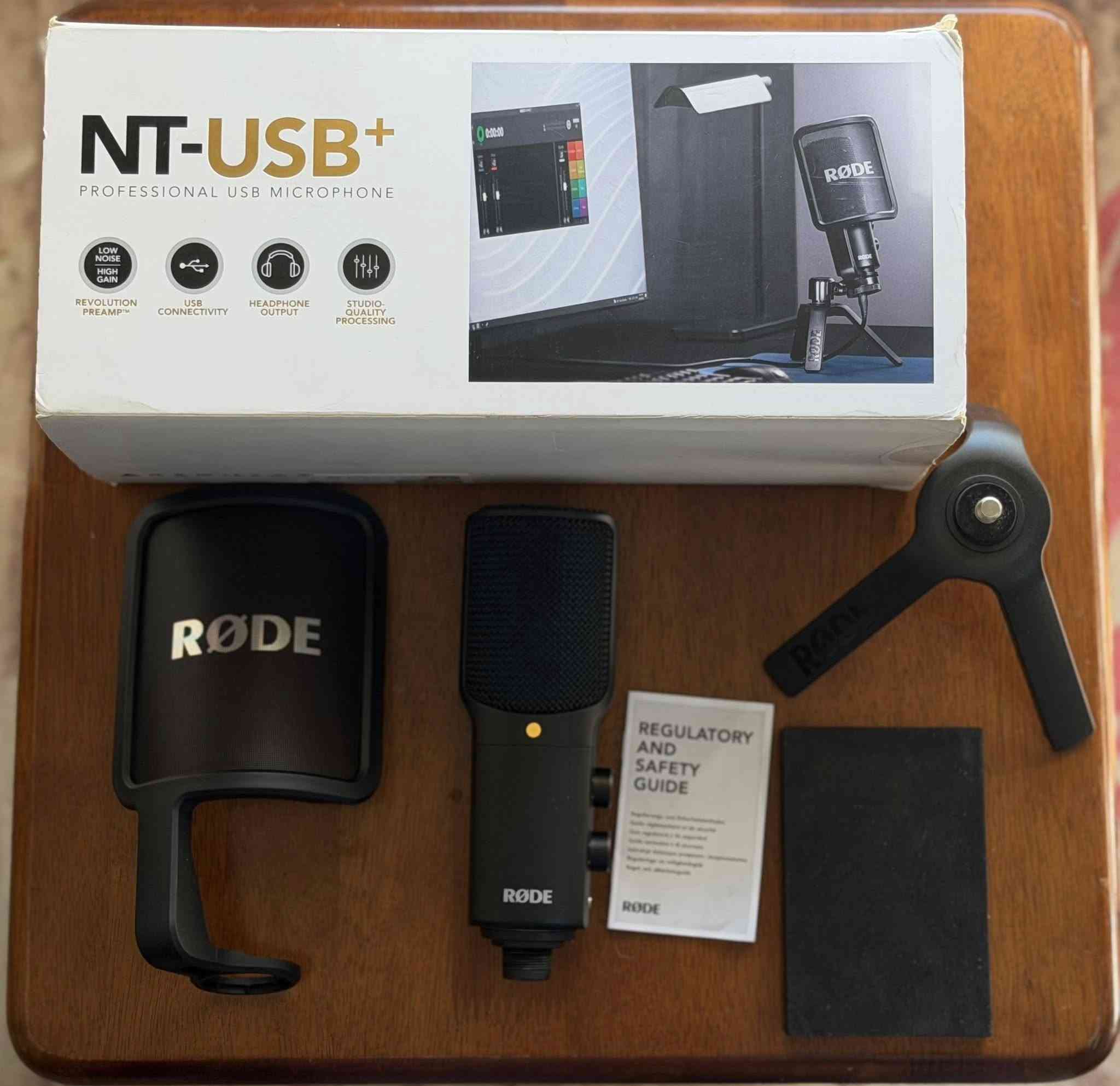 مايكرفون RØDE الاسترالي الأحترافي
افضل مايك للبودكاست وللبثوث بحيث كل المشاهير والقنوات العالمية تستخدمة 
لان يوفر جودة صوت احترافية بأسلوب إذاعي
يعزز نقاء الصوت ويقلل ضوضاء الغرفة بصوت دافئ وقوي ومانع اهتزاز داخلي
سعرة بالموقع اكثر من 500 دولار 
الي عندي استخدام قليل 
سعره 130 الف 
للتواصل واتساب فقط: ***********
