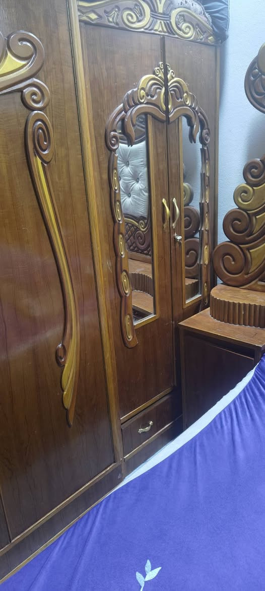 غرفة نوم للبيع ٦ بيبان بدون ملحق مكان بعقوبة حولي التحرير السعر 500 قفل للستفسار على الرقم التالي ***********
