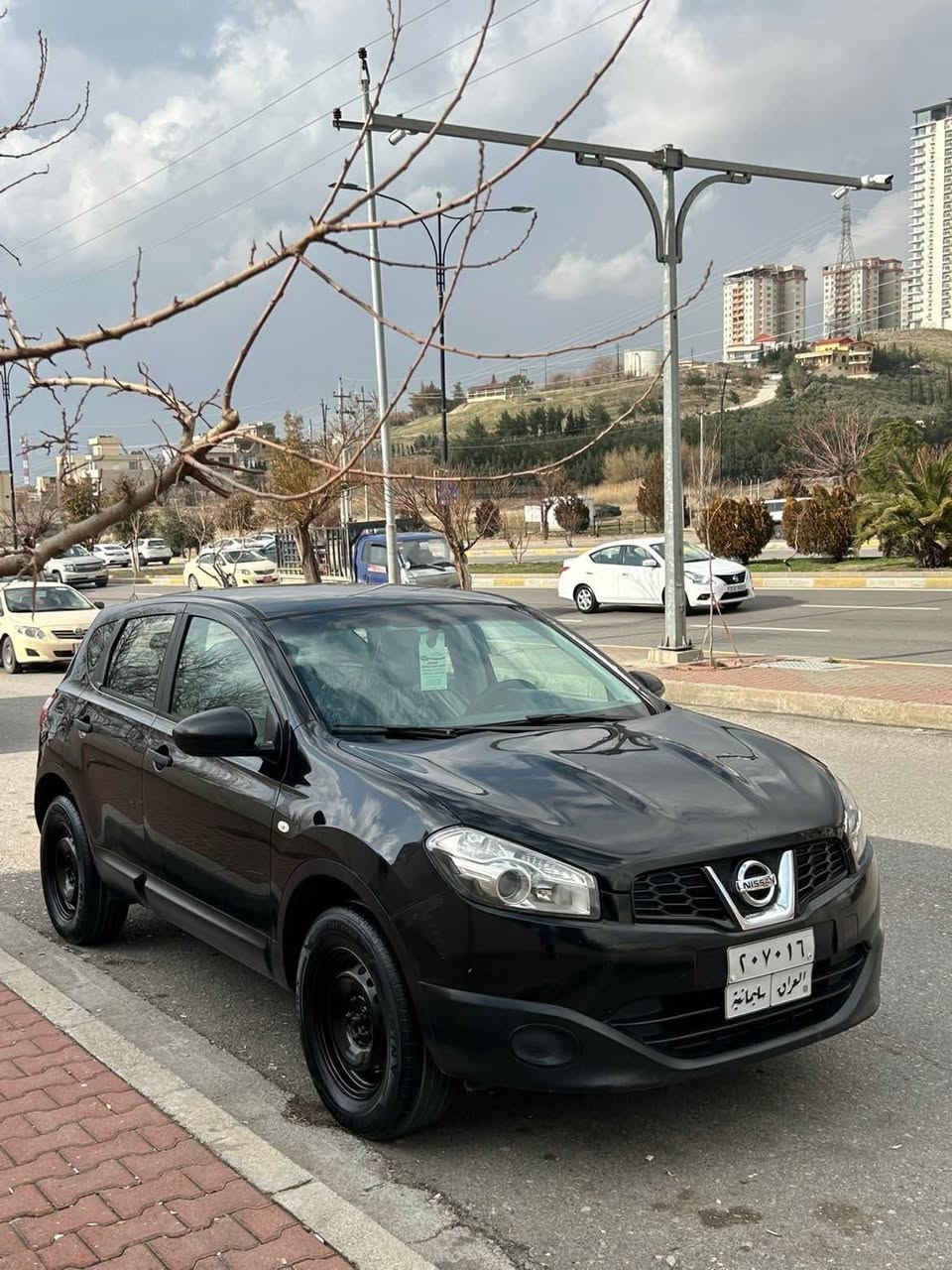 نیسان قەشقای ٢٠١٤ ڕەشی قەتران نمونە لە جوانی 
زۆر پاک ماوەتەوە ١٥٧ هەزار ڕۆیشتووە گێڕ و مەکینەی نەکراوەتەوە بەشەرت بێ مەسرەفە 
یەک پەڵەی زۆر بچوک بۆیاخی هەیە بێ ناوگرتن بی دەعم 
٤ کەپی شەریکەی ماوە سەیارەی مەعرەز نیە ماڵی دۆستە 
سلێمانی ناوشار 
نرخ: ١١٥$ و معامەلەیەکی کەم 
ژمارەی خاوەنی: *********** السليمانية, العراق
