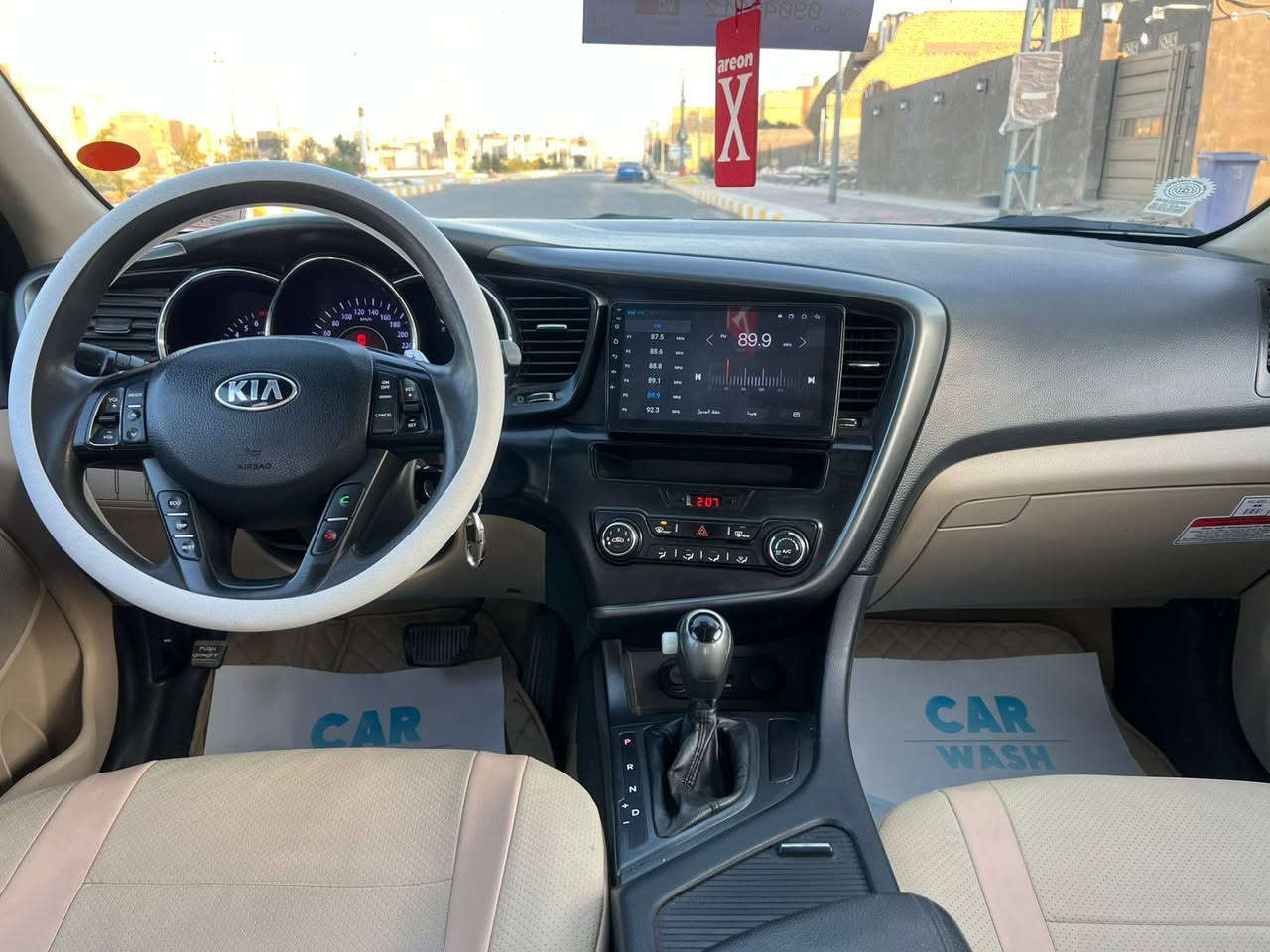 السلام عليكم 
كيا اوبتيما 2014 خليجي رقم بغداد تحويل باسمي 
مكفوله كفاله عامه ضربه وصبغ وتبديل وفتح موصفات الشركة الدولية محرك 2000 دوش مامفتوح سيارة جديدة كارتون تراي زيروو شرط 
السعر 148 وبيها مجال الشراي يتصل وبلخدمه *********** مكان السيارة ناصريه مركز
