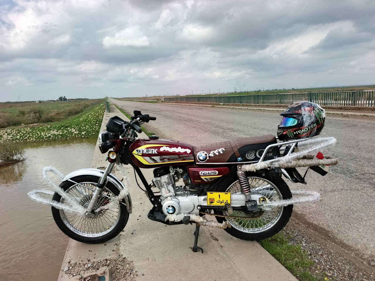 السلام عليكم للبيع ماطور سولنك موديل 2023 ماطور جديد كله شقال منفيس موجود  كهربايات كله شقاله نشرات   سعره 550مكاني ملا عبدلله فلكت وادي النفط  اتصل *********** رجان الموشراي لا يعلق اعبر المنشور
