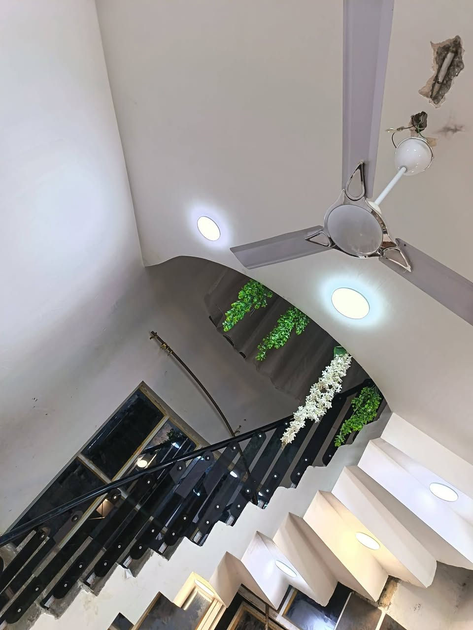 🏠دار سكن للبيع 🏠
واصل تطويب ومرقم
المكان ال حمد نزله شيخ سامي اول فرع بالنزله✨✨🌹🌹
١٠٠ متر🌹🌹
طابقين مسلح والثالث مخزن وسطح✨✨🌹🌹
الطابق الأول يحتوي على♦️♦️♦️🌹✨✨
صاله✨✨✨
غرفة نوم✨✨✨
صحيات♦️♦️♦️♦️
مطبخ♦️♦️♦️
الطابق الثاني يحتوى على🌹🌹🌹🌹
غرفتين نوم✨✨✨✨🌹🌹
صاله صغيره🌹🌹
الطابق الثالث مخزن🌹🌹
بناء درجى اولى كونكريت مسلح🌹♦️♦️✨
السعر 47 بيع او مراوس🏠🏠
الاتصال ع واتساب او رقم 📱
***********📱
***********☎️
