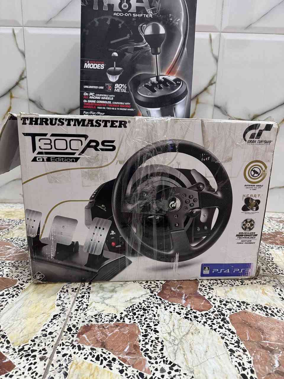 السلام عليكم
دركسون Thrustmaster t300RS
مع كير Thrustmaster TH8A
وقاعدة وهاند بريد
الدركسون بحالة جيدة نظافة 95%
نسخة PS5 :شغلات على PS3,PS4,PC
كل الكراتين موجودة 
الدركسون طلبية من الخارج مو بالة 
توصيل موجود
السعر 675 ولي مجال بسيط
للتواصل أو الأستفسار خاص
او على الرقم *********** واتس اب
