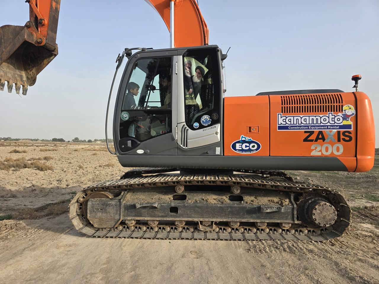 سلام عليكم ورحمة الله وبركاتة زت ثري للبيع مامفتوح بيه اي شي على 😎وضع الشركه
موديل2010 اصل للستفسار ***********
