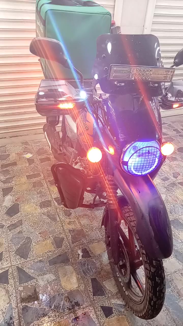 من رخصه الادمن
بوكسر للبيع موديل ٢٣ نضيفه تجي وتشوفها بدون اوراق مكاني بغداد اكفلها سرقه وعشاير من كلشي كفاله
***********
