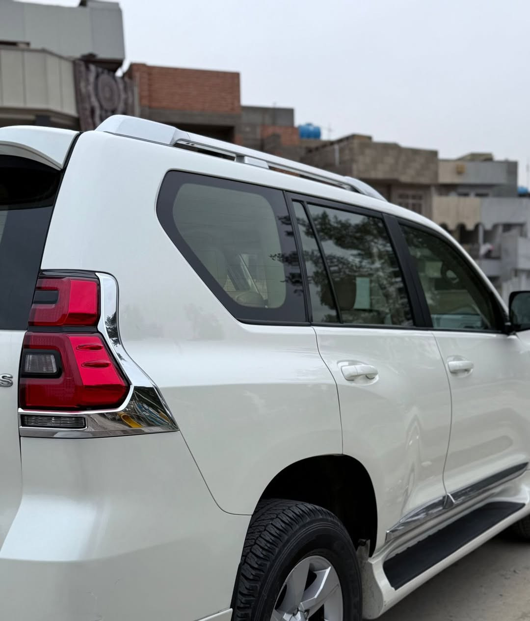 سلام عليكم اخوان ❤️🌹
.
.
برادو 2018 رقم بغداد الجديد باسمي لون ابيض
مكفولة من الصبغ والفتح والكود والحالوب والتبديل نهائياً 

استلام شركة ساز 
موصفات TXS
فتحة بصمة 
6سلندر فتحة لايت زنون ثلاجة دبل تانكي كشنات جلد وكهرباء فور ويل هوك حساس خلفي تشغيل عن بعد كاميرا خلفية وباقي المواصفات المعروفة 

السيارة جديدة جداً استخدام نضيف كير محرك ميكانيك كهربائيات كله جديد 

السعر ( 39,000 ) وبيها مجال للطيبين 
للاستفسار ***********
