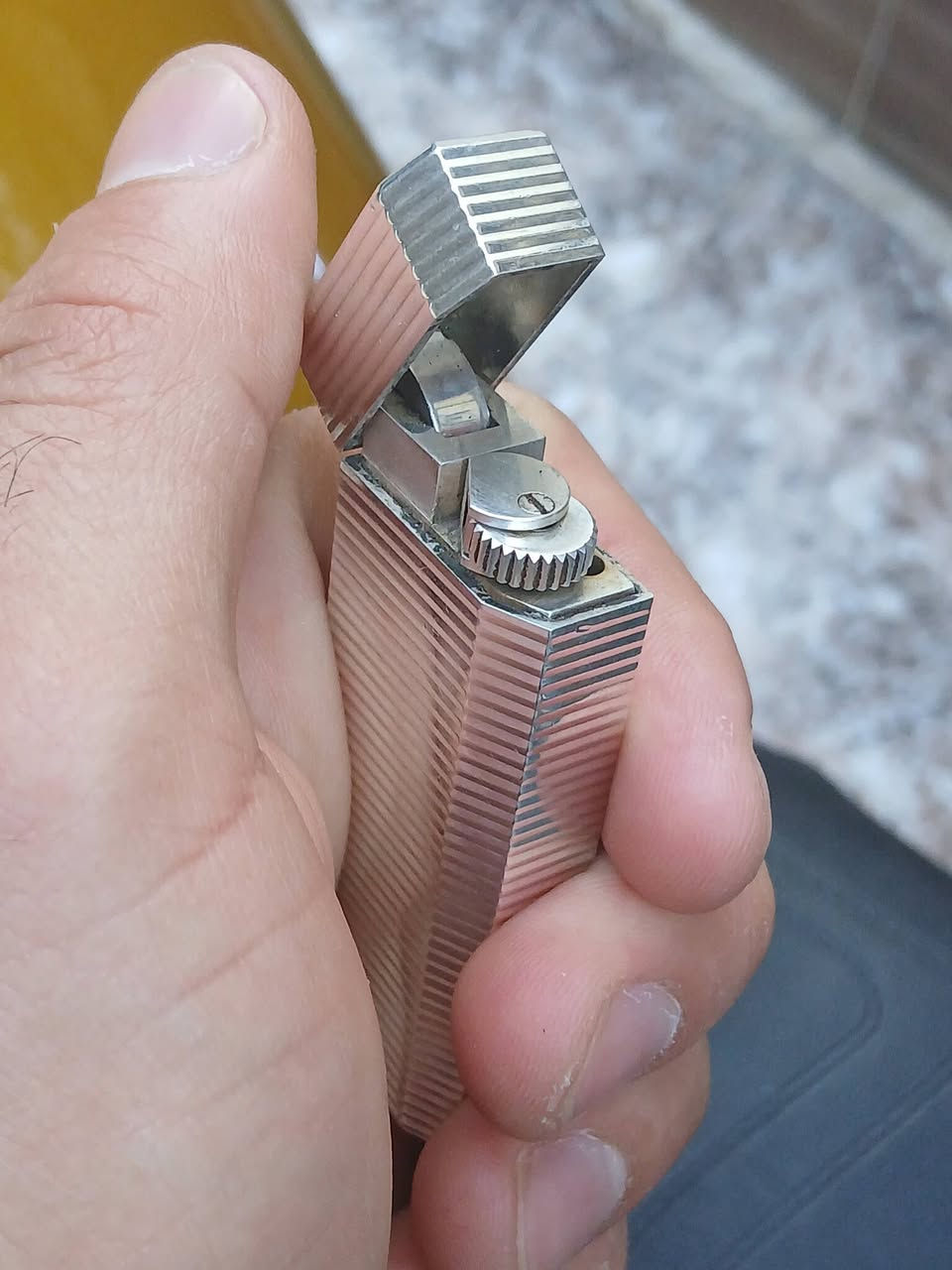 اللهم صل على محمد وآل محمد الطيبين الطاهرين
قداحة كارتير باريس 
نضافة جيده جدا
السعر( 400$)
***********
