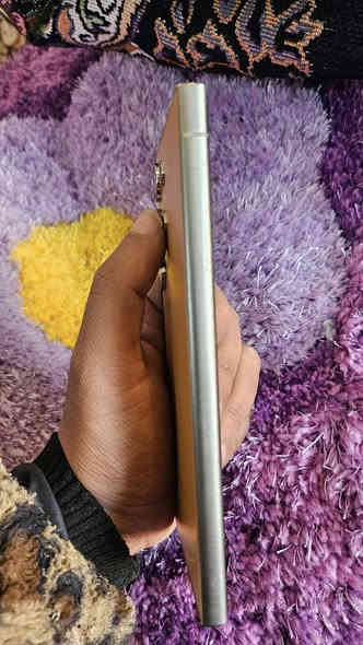 جهاز s24ultra ذاكرة 1تيرا (1024)غيغا
اللون البرتقالي المميز الشراء من موقع سامسونغ كارتونة ضايعة بي ضمان كسر الشاشه على الايمي مال الجهاز جهاز نضيف كلش سعرة مليون و100 قفل من الاخير عنواني كربلاء طويريج 
رقم الهاتف ***********
