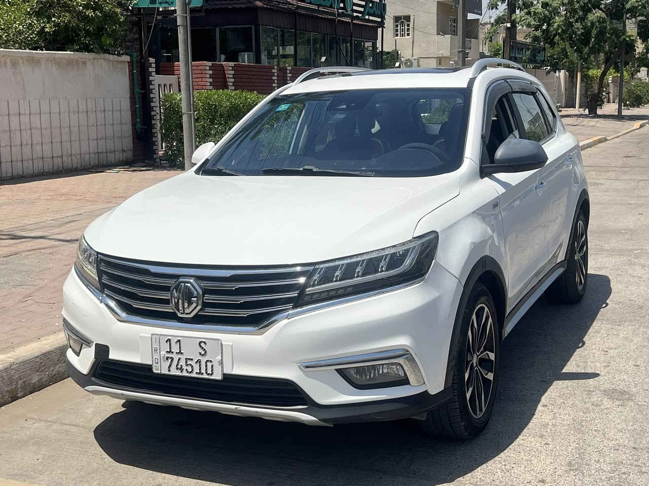 السلام عليكم MG RX5 موديل 2022 رقم بغداد بأسمي
بيها حادث بالبدنه الاماميه وبيها قطع صبغ ايرباك الدشبول والستيرن ممصلحات 
ابيع صبغ حزام بس هيه مو حزام ماشيه 138 الف 
فول مواصفات 1/1 محرك 2000 تيربو تبريد قطعتين 
بنوراما صندوق كهرباء شاشه كبيره مري شفط سبورت 
كشن جلد كهرباء 
مكان السيارة بغداد الصليخ السعر 86 ورقه وبيها مجال

*********** 
***********
