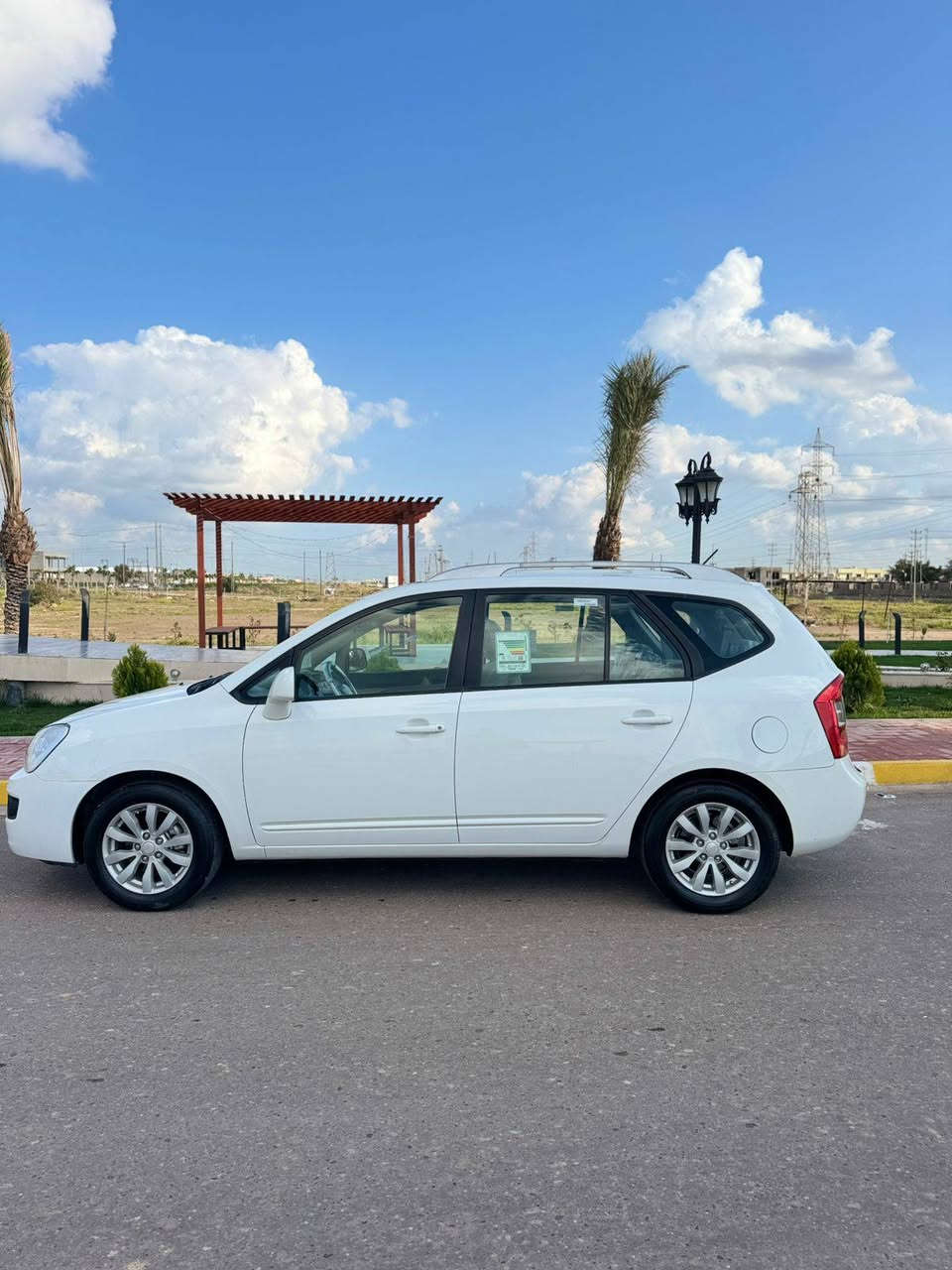 السلام عليكم…..
للبيع بسعر مناسب جداً 129$نقد..اعتذر عن الاقساط والوعده
كيا كارينز 2013 خليجي فوول وكفاله عاامه
لون ابيض ثلجي 
مواصفاتها معروفه….
سلايت فتحه سقف
داخل لونين صحراوي 
تحكم ستيرن فوول
كروس سرعه 
بلوجكترات 
7 راكب 
قطعتين تبريد
ويل كب بلادي وتخم تاير 
محرك 4 سلندر دووش شرط بدون فتح بدون عيب
كير اوتوماتيك بدون اي عيب 

سياره جاهزه من كلشي ربع دينار متحتاج 
مسويلها ادامه كامله …
محرك/كير/صدر/كهربائيات/دواخل كلها توب

🔺السياره كفاله عامه من الدعاميه للدعاميه بدون صبغ بدون حادث بدون بارد بدون تبديل بدون شخوط شرط الفحص وسونار 

رقم 26 صلاح الدين 3 ارقام مميز الجديد /سنويه جديده/تحويل ثاني يوم
السعر 129$..مكان السياره تكريت 
للاستفسار رقمي….
***********
***********
