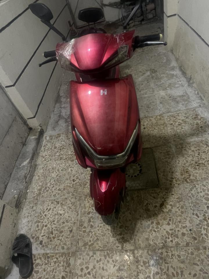 سلام عليكم دراجه شحن لبيع حلوه ونضيفه ٦ بطاريات 🔋 جديده وتايرات زوج جديده  بيه سويجين تمشيك ٦٠ كليلو سرعته ٦٠ ً مكاني  بغداد الحبيبيه رقم ***********  وسعر ٥٢٠ وبيه مجال   وشراي يجيني خاص بيه نظام بك
