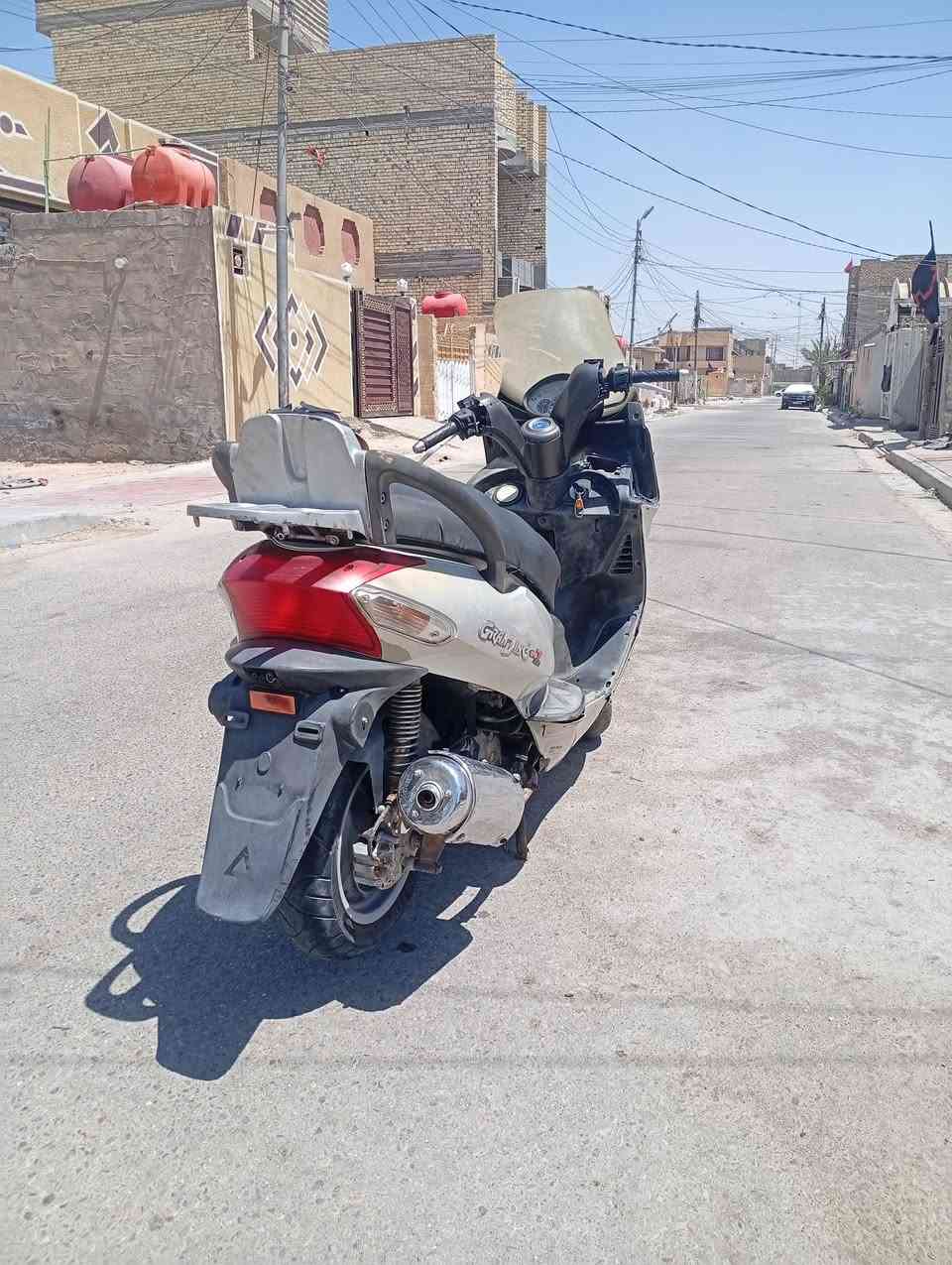 السلام عليكم 
كامكو محرك 125c للبيع او امراوس  كلشي شغال سلف نكرة فقط راديتر مي كهربائيات كلها شغالة مشيها حلو وناعمة الدراجة  ، 
السعر: 300 وبيها مجال  ، 
العنوان: كربلاء  ، 
للأستفسار: خاص او اتصال على الرقم ***********
