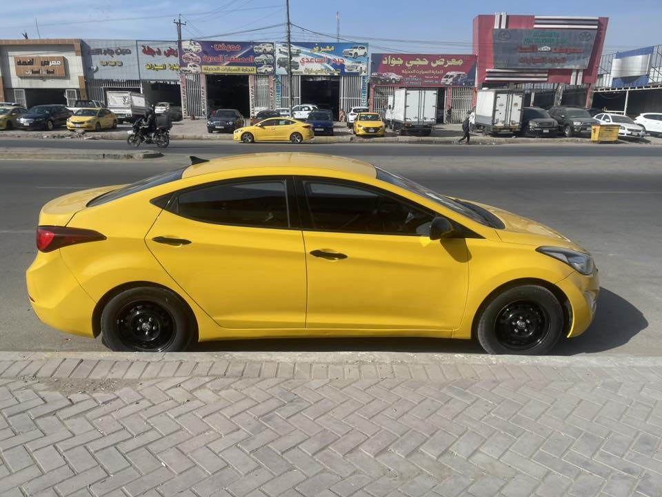 السلام عليكم النترا مديل 2015ورارد كندي حادثهه خلفي جاملغ اليمنه بي بارد وشوي بل حوض تعديل بيهه قبق جنطه مبدل فقط والباقي مكفول ايرباكات كلهه سليمه موصفات عادي تحكم ستيرن تدفئه بل كشنات شاشه تخم تاير جديد   صدر 50%  هيئه وغرامات مصفره بيع فقط بدون مراوس سعرهه 113 وبيهه شي بصيط 
رقمي *********** مكاني بغداد
