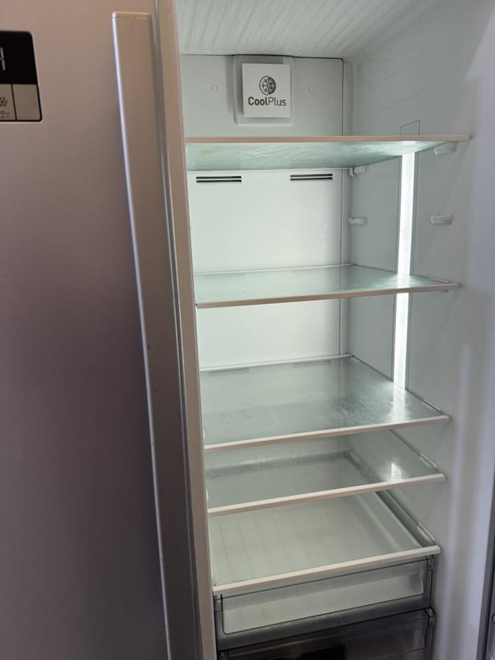 ثلاجه كبيره مستخدم للبيع شرط التبريد والتجميد مابيها اي عطل ونضافتها فول بسعر450 الف قفلها وياريت بس الجاد يدخل عالتعاليق  موصل حي السماح الثانية
 ‭0773 077 3050‬
‭0751 234 3695‬
