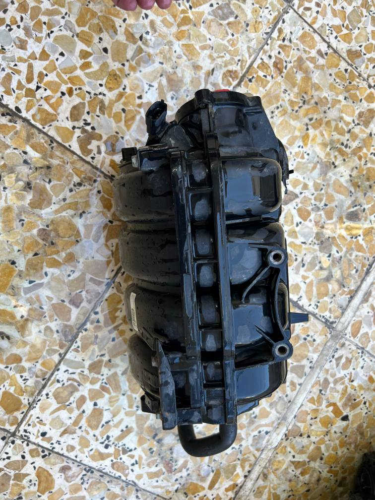 السلام عليكم 
***********
دكشن بارد وطاحونة عدد 2 محرك 2400 GDI للسيارات الكورية (اوبتما،سوناتا،سبورتج،سورنتو) من موديل 2011 الى 2015  شغال وعلى الفحص مع حساس ماب سنسر
بي لحيم بمكان صغير موضح بالصور 
الطاحونات ابيعهن فحم 
السعر الكلي 45 الف مع التوصيل بغداد, العراق
