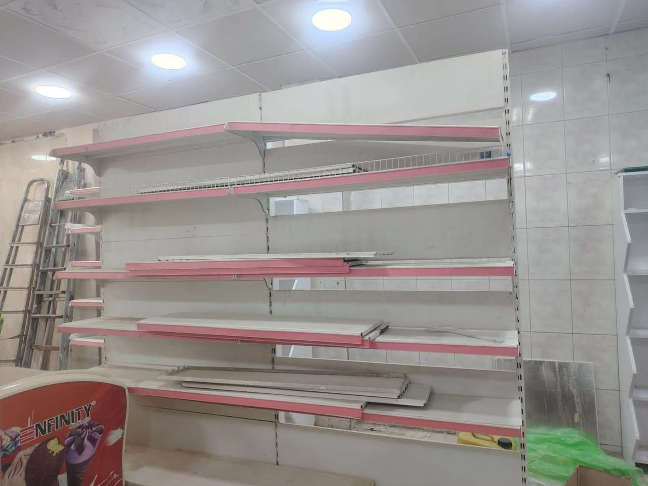 رفوف مال اسواق نظيفة وبسعر مناسب للاستفسار ‭

‭***********‬
