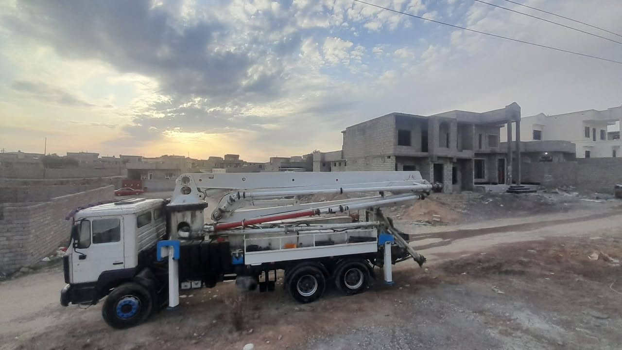 للبيع 2003 حجم 34 شوينك شوط طويل وربل 200 تعشيقة طاب گير محولة مضخات 107 باقي التفاصيل وات ساب 
***********
