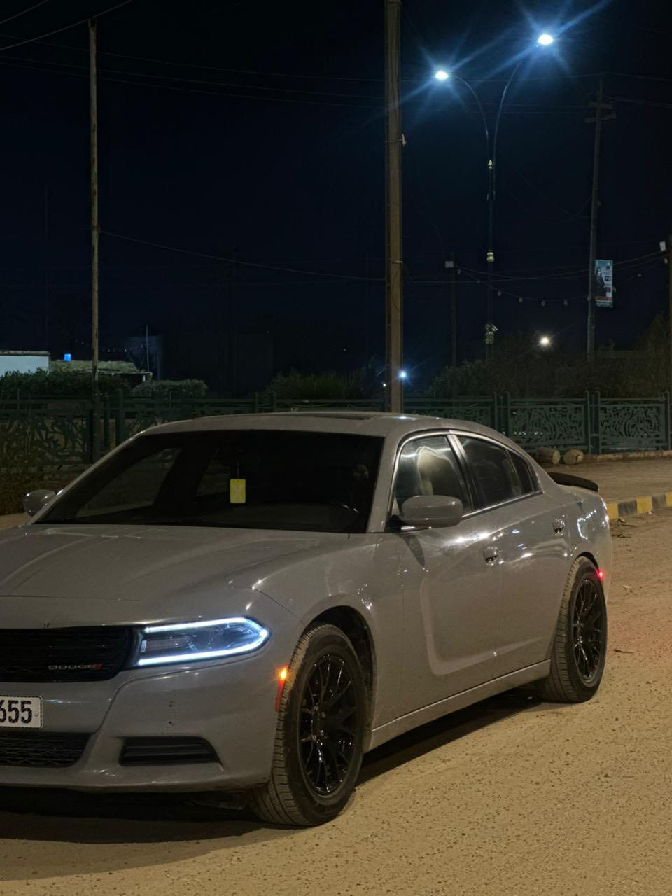 جارجر موديل ٢١ sxt plus   مرمزه ٢٣ لون سموكي محرك ٣٦٠٠ 
فتحه سقف 
كار بلي 
كشنات جلد تدفئه تبريد بالكشنات 
حساسات خلفيه وباقي مواصفات البلاس معروفه 
السياره ما بيهه حادث 
ضررهه تخريب وليس حادث 
وبيهه جاملغ خلفي كلير 
وصور الضرر مرفقات بالصور 
رقم بغداد باسمي 
منظومه لايت عدسه ب٣٠٠$دولار شادلهه ليزري 
السياره ع ايدي ومبدل بيها كازكيت فقط 
السعر ٢١٢ وبيها مجال 

***********
