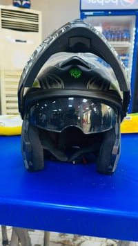 خوذه • جودة عالية • مستعملة 3 أيام